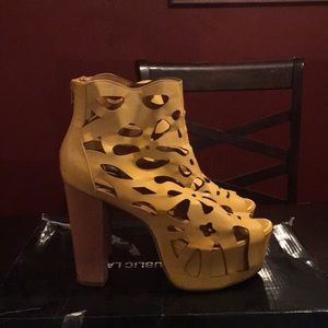 Caged Peep toe platforms!!!